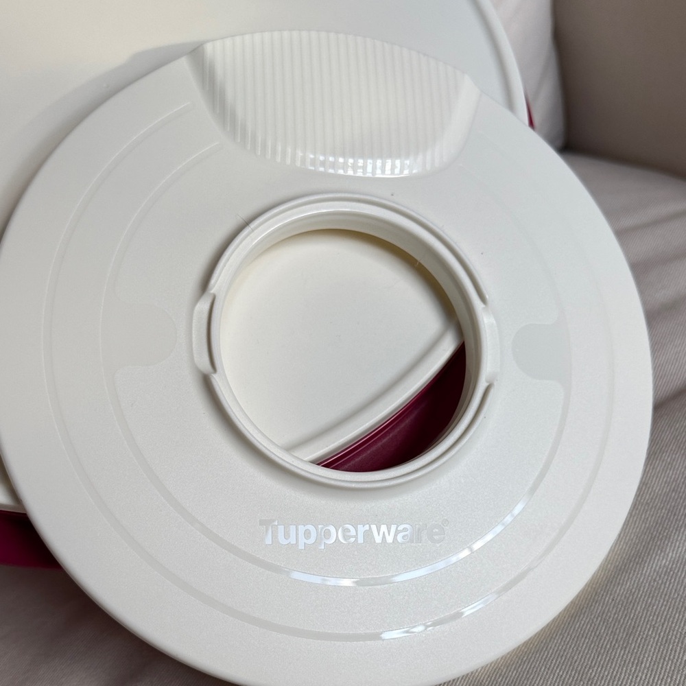 Tupperware 3 Bowl Set with White Lids With Splash Guard For Smallest One - Picture 8 of 11